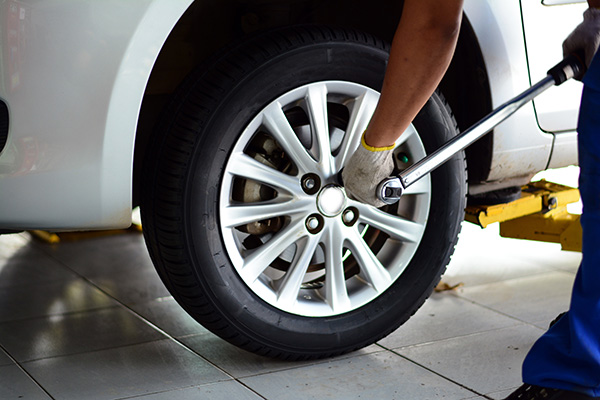 The Importance of Proper Torque on Lug Nuts | Toole’s Garage Stockton